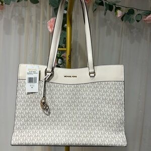 Michael Kors Jet Set Travel Large Cream Signature Tote